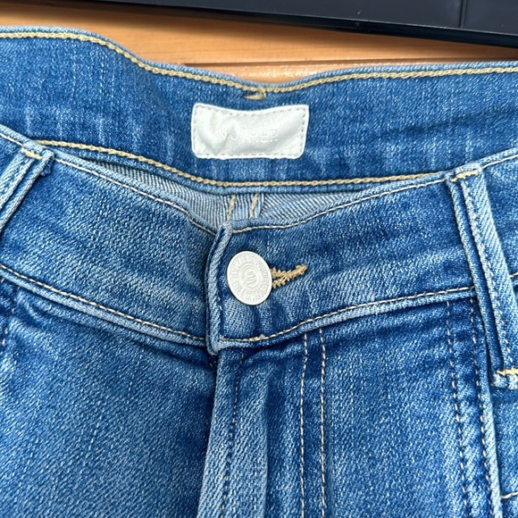 MOTHER Swooner Hover High Waist Seamed Skinny Jean in Blowing Kisses - Picture 13 of 14